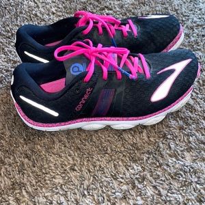 Womens athletic shoes!✨